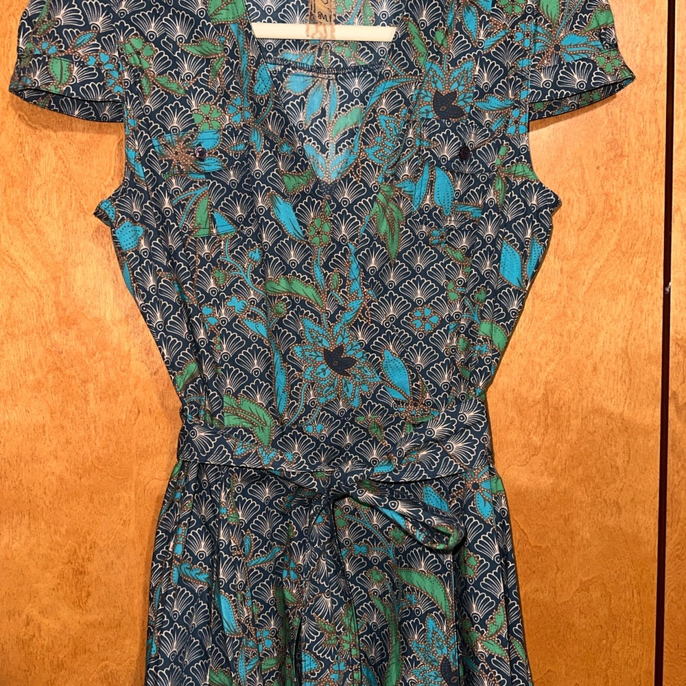 Elegant Blue and Green Patterned Dress